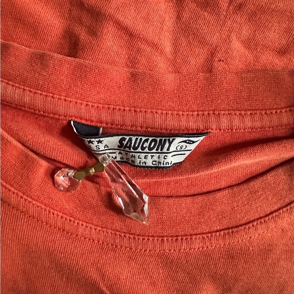Saucony Athletic Orange Tee with embroidery size S, oversized fits like a L - Picture 5 of 6